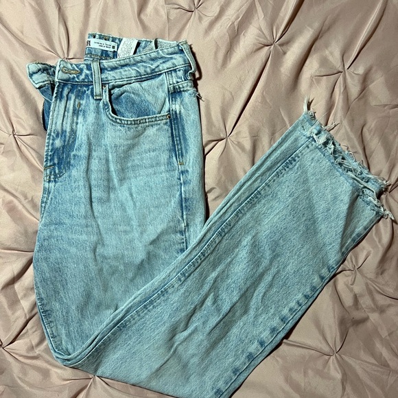 ZARA Light Blue Denim Jeans - Picture 2 of 7